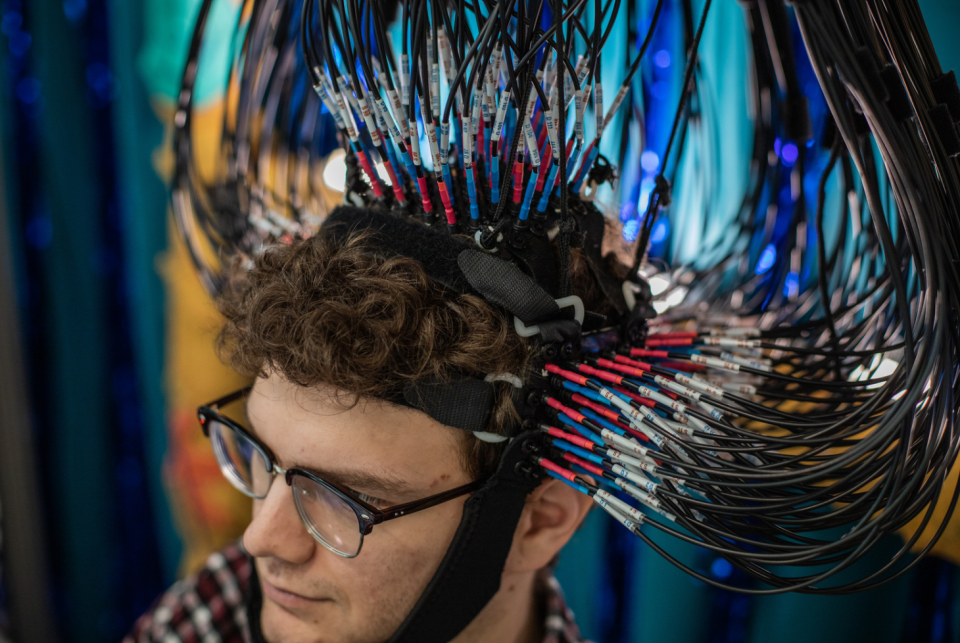 Imaging Researchers Developing Noninvasive Brain Imaging Cap ...